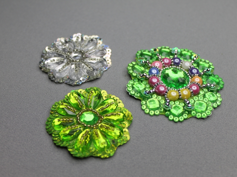 Bloem - vormige broches Bloem - vormige broches