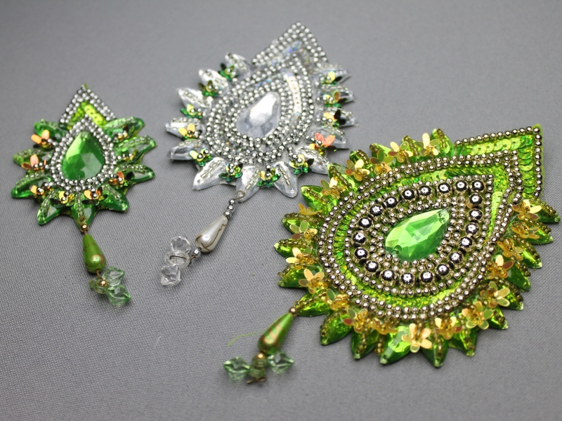 Druppel - vormige broches Druppel - vormige broches