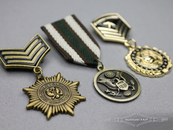 Medailles & Insignes Medailles & Insignes